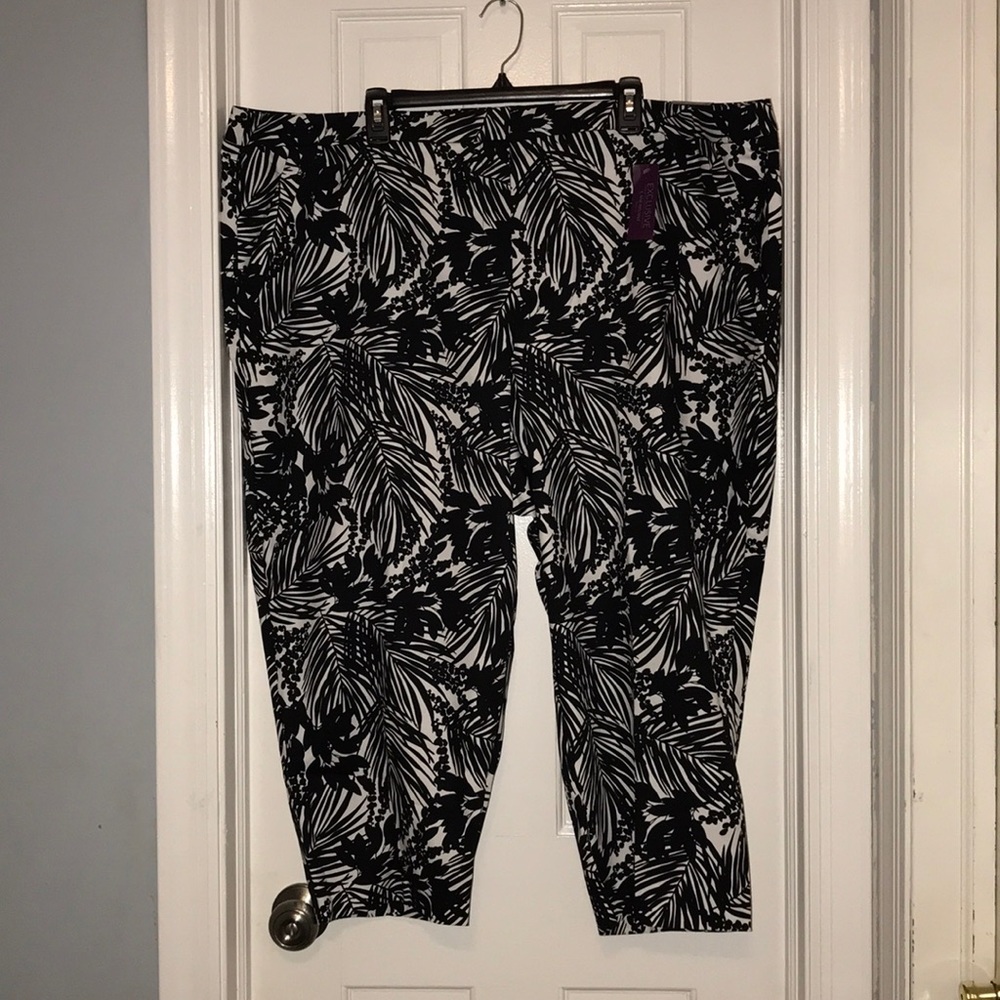 Lane Bryant cropped pants NWT